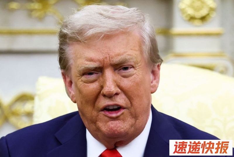 美国总统特朗普18日在白宫椭圆形办公室会见乌克兰总统泽连斯基的神情。